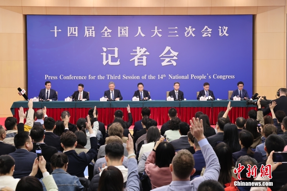 证监会主席：长期资金长周期考核政策文件将尽快推出